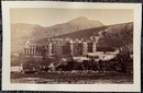 Photo de A.B. Ovenstone " Holyrood Palace and Arthur Seat - Edinburgh , Scotland " - albumine - ca. 1885