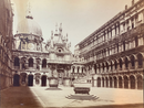 Très grande photo de Carlo Naya " Venizia - Cortile del Palazzo Ducale " - albumine - 1874